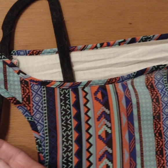 Size medium women's Rue 21 tank top with two tone front back design - Picture 5 of 9